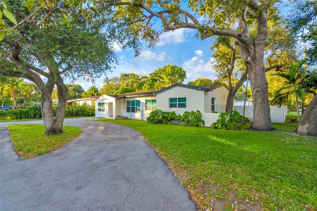 For Rent: $5,000 (4 beds, 3 baths, 1847 Square Feet)