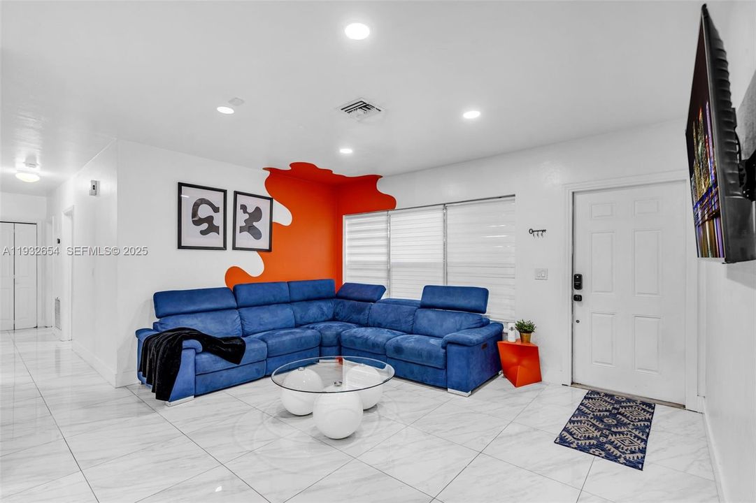 For Rent: $5,000 (4 beds, 3 baths, 1847 Square Feet)