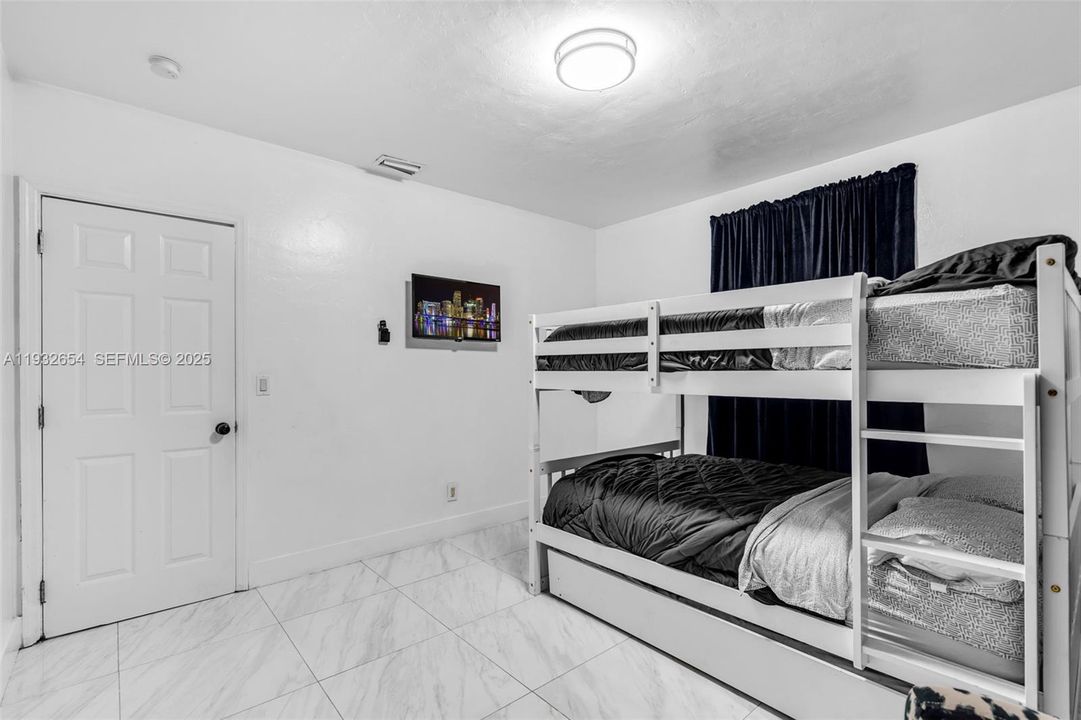 For Rent: $5,000 (4 beds, 3 baths, 1847 Square Feet)