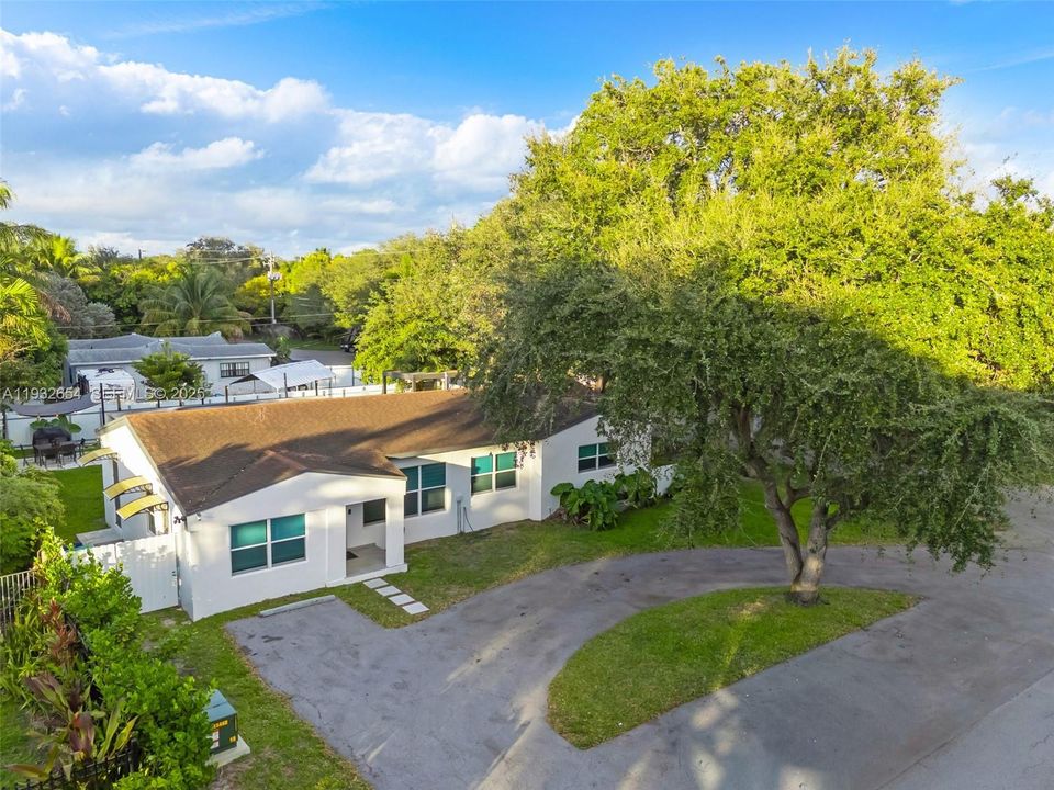 For Rent: $5,000 (4 beds, 3 baths, 1847 Square Feet)