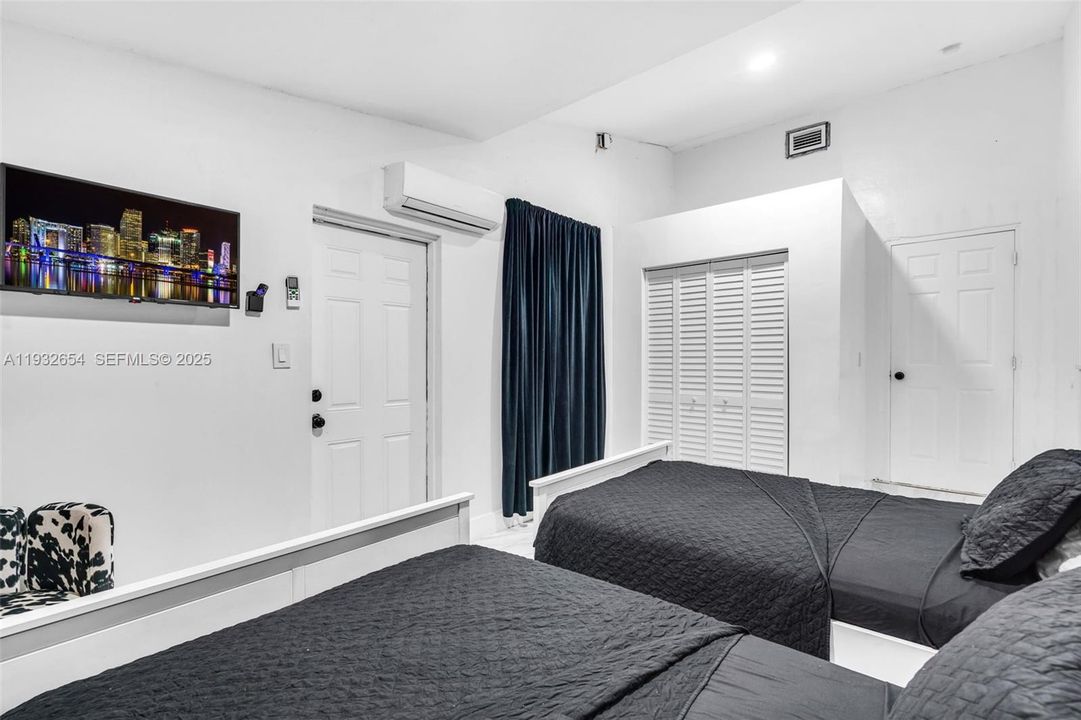 For Rent: $5,000 (4 beds, 3 baths, 1847 Square Feet)