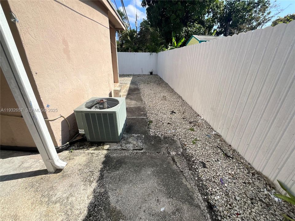 В аренду: $1,950 (2 спален, 1 ванн, 1792 Квадратных фут)