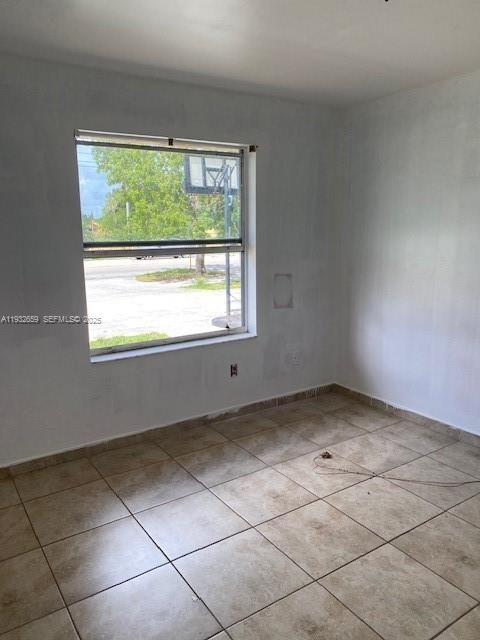 出租: $2,650 (3 贝兹, 2 浴室, 1200 平方英尺)