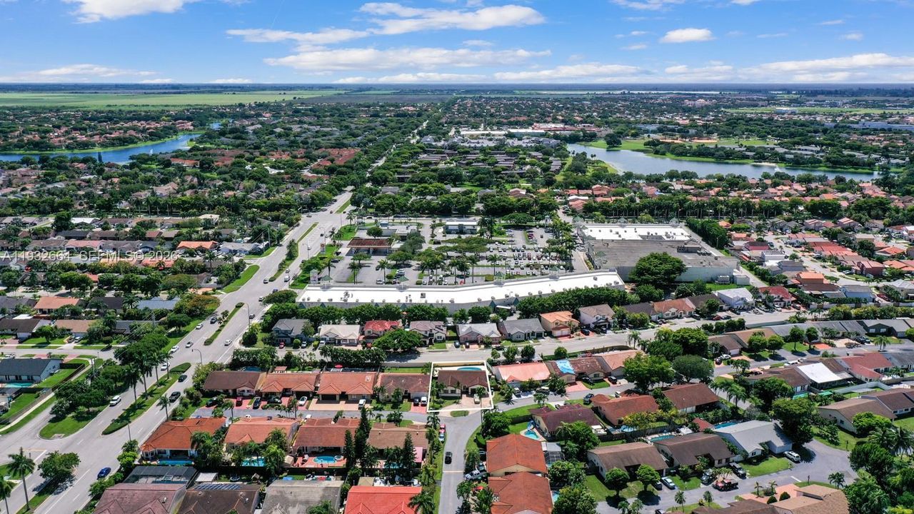 На продажу: $729,000 (4 спален, 2 ванн, 1931 Квадратных фут)