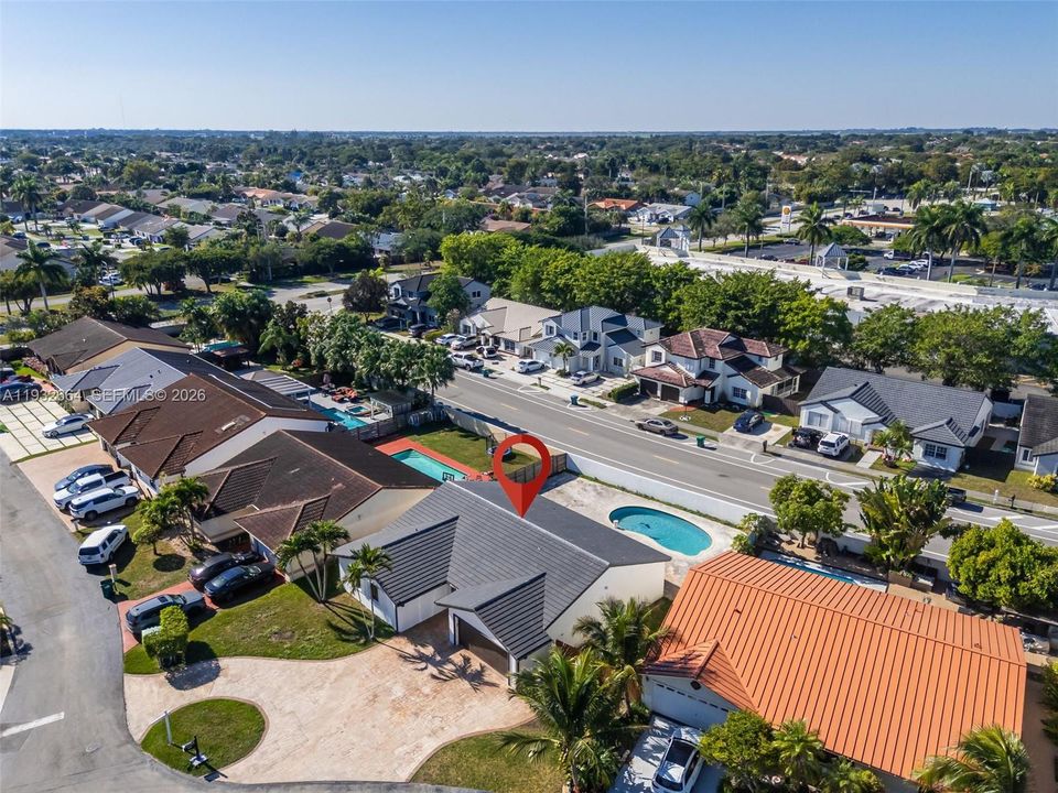 На продажу: $729,000 (4 спален, 2 ванн, 1931 Квадратных фут)