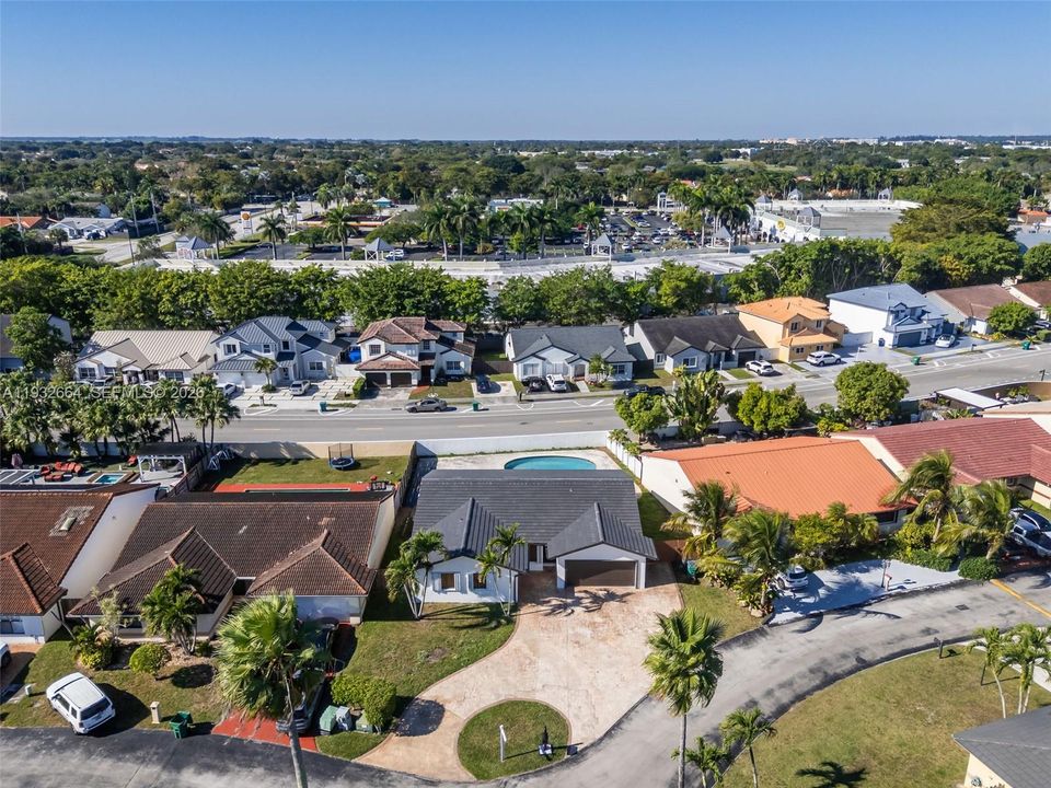 На продажу: $729,000 (4 спален, 2 ванн, 1931 Квадратных фут)