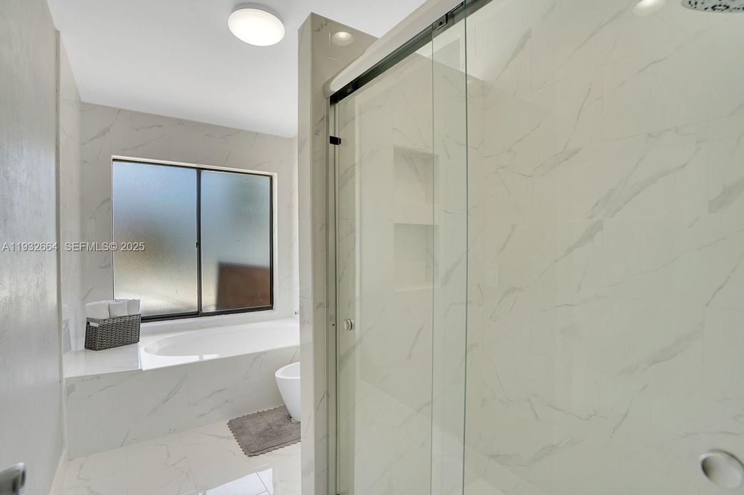 En Venta: $729,000 (4 camas, 2 baños, 1931 Pies cuadrados)