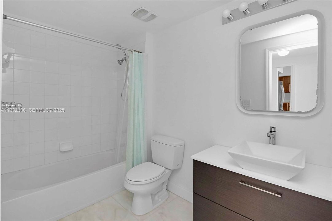 На продажу: $515,000 (2 спален, 2 ванн, 1126 Квадратных фут)