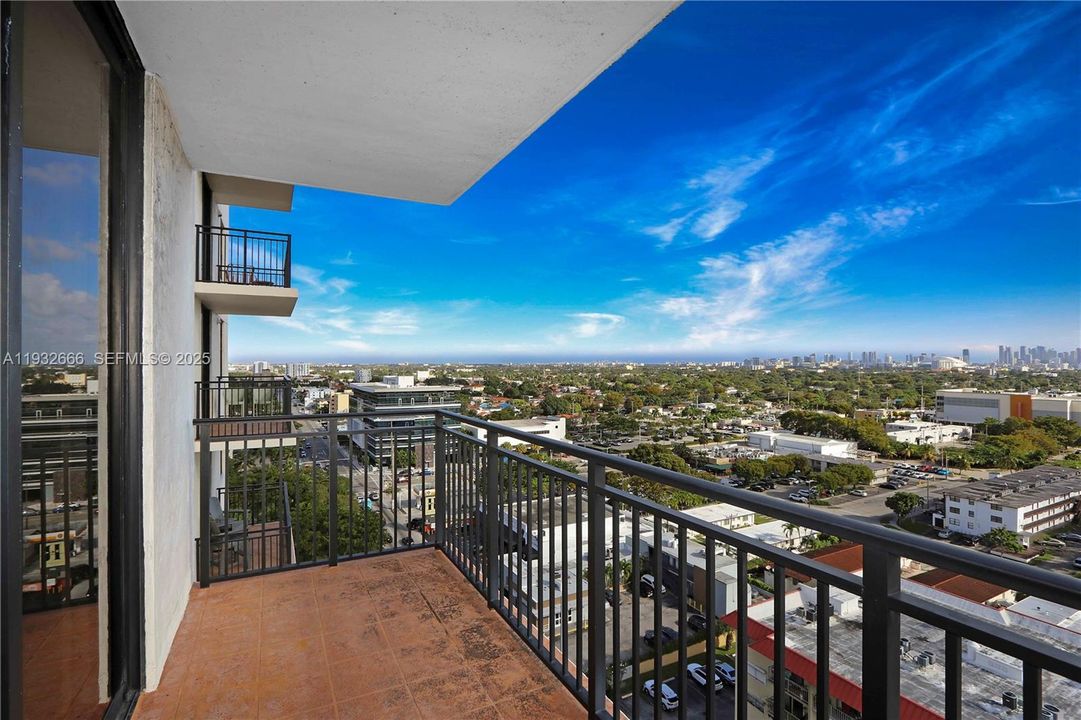 На продажу: $515,000 (2 спален, 2 ванн, 1126 Квадратных фут)