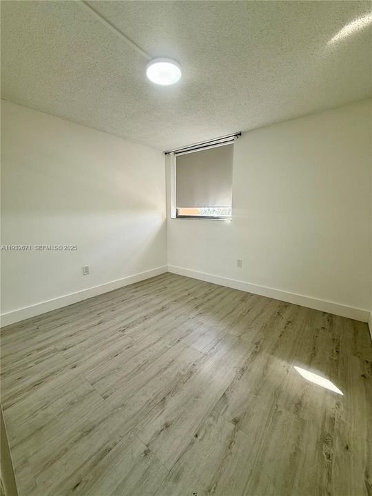 Activo con contrato: $2,350 (2 camas, 2 baños, 1086 Pies cuadrados)