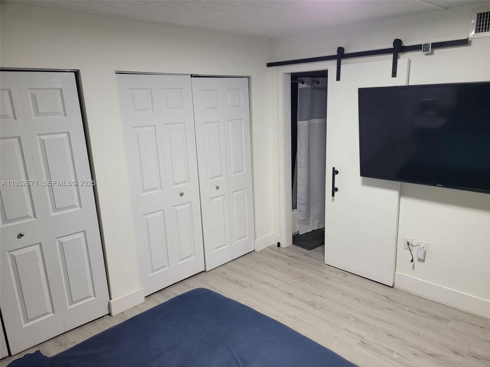 For Rent: $2,350 (2 beds, 2 baths, 1086 Square Feet)