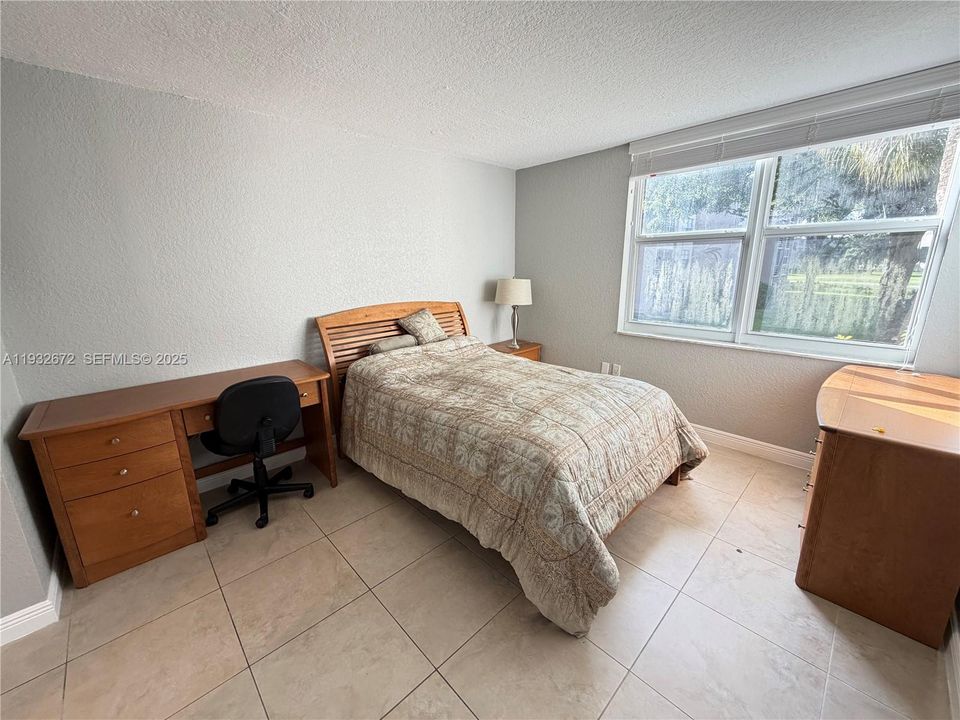 出租: $2,000 (2 贝兹, 2 浴室, 940 平方英尺)