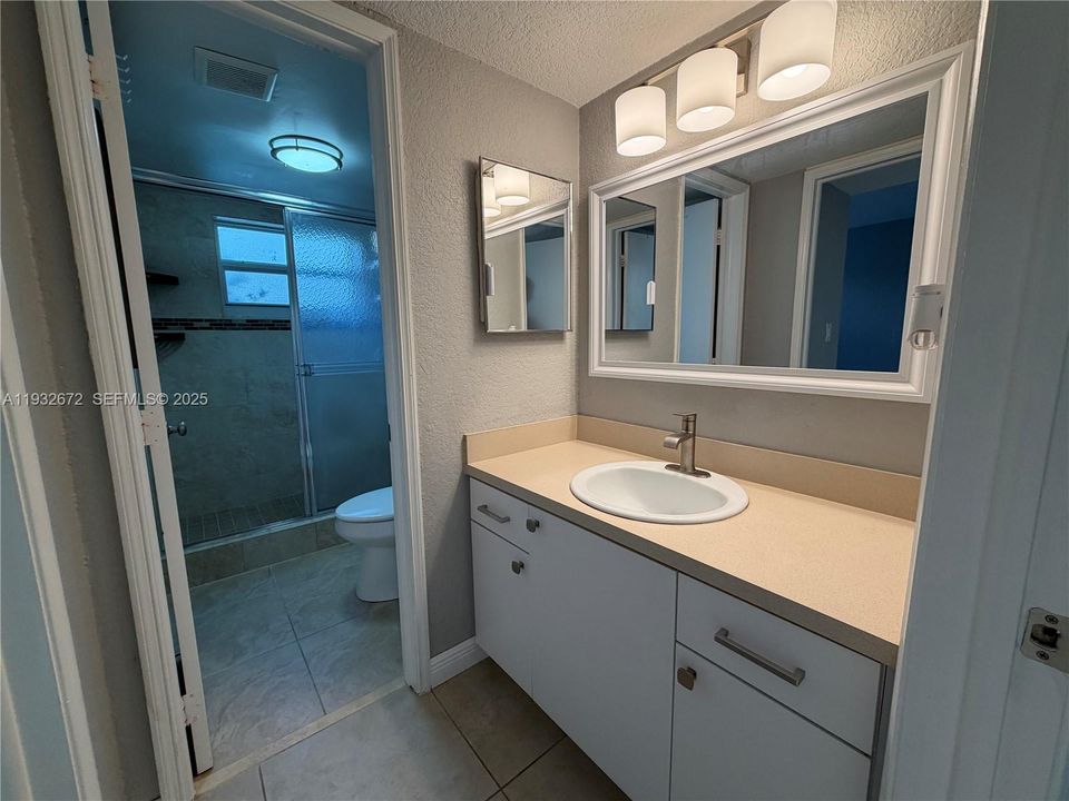 出租: $2,000 (2 贝兹, 2 浴室, 940 平方英尺)