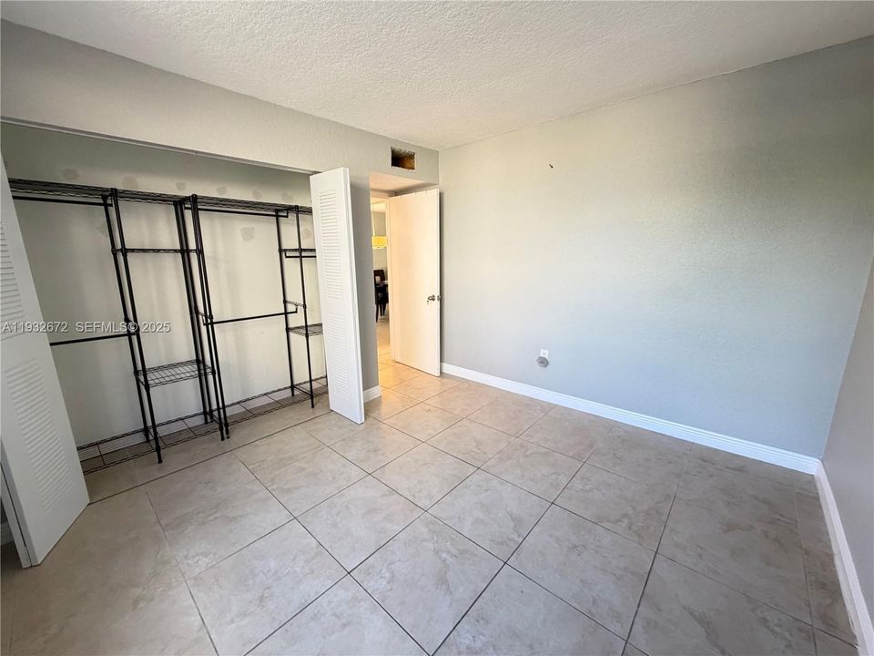 出租: $2,000 (2 贝兹, 2 浴室, 940 平方英尺)