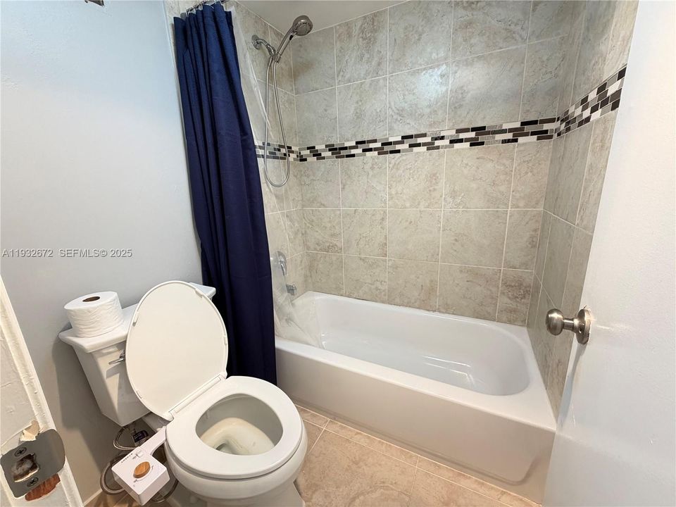 出租: $2,000 (2 贝兹, 2 浴室, 940 平方英尺)