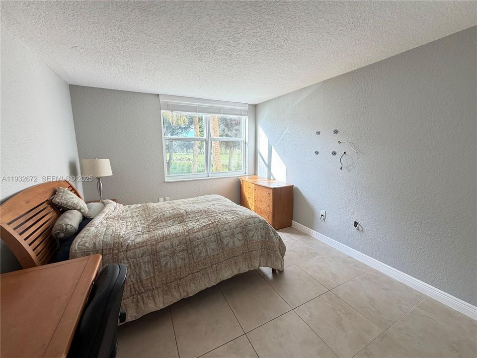 出租: $2,000 (2 贝兹, 2 浴室, 940 平方英尺)