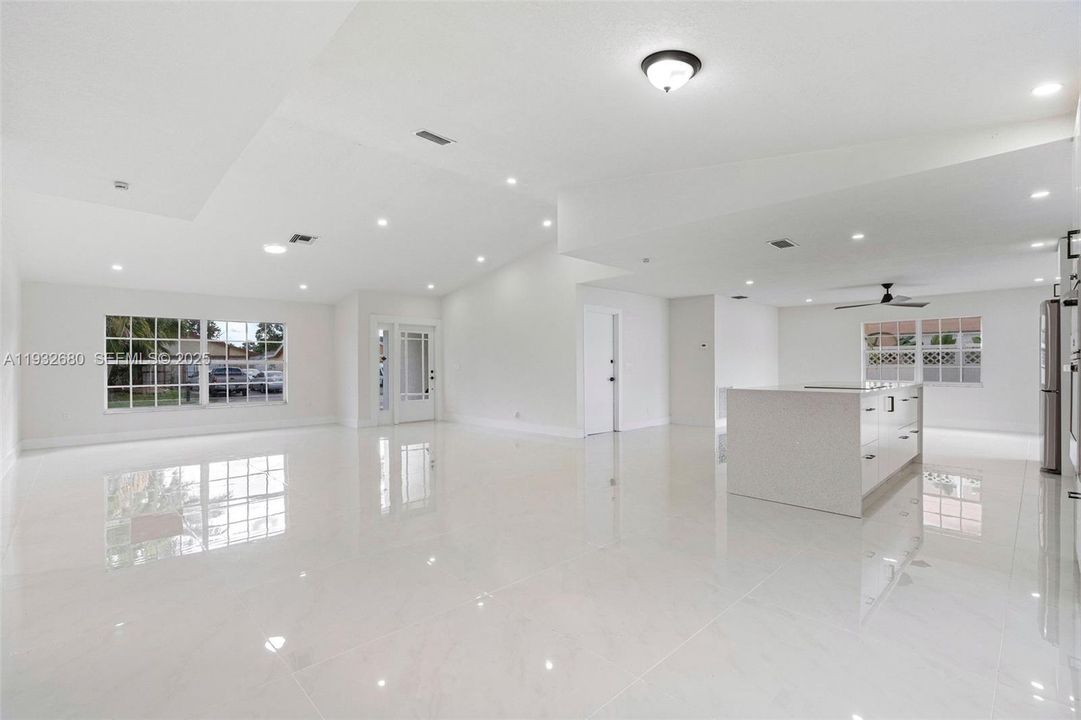 待售: $575,000 (3 贝兹, 2 浴室, 1786 平方英尺)