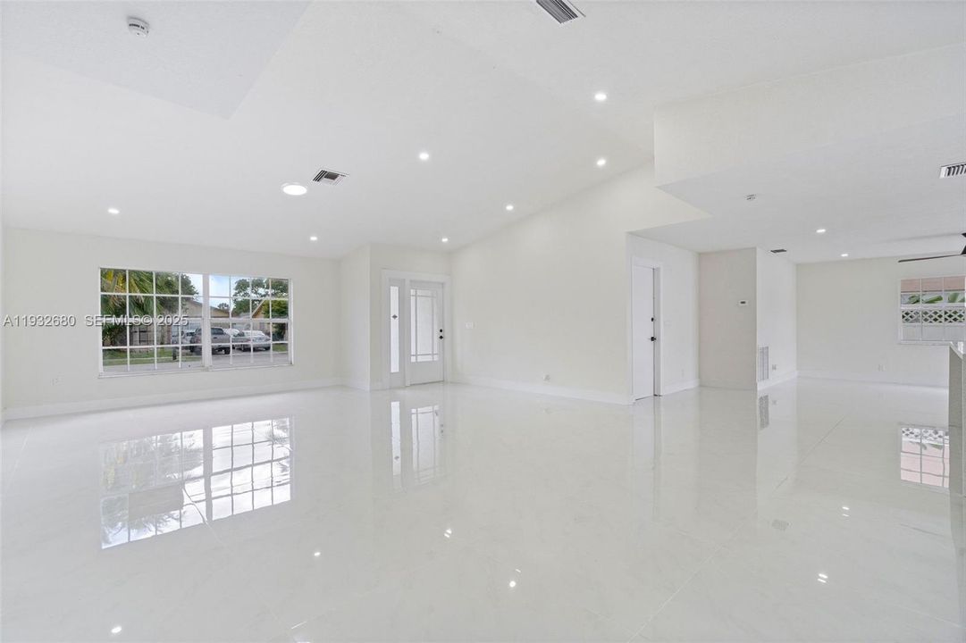 待售: $575,000 (3 贝兹, 2 浴室, 1786 平方英尺)