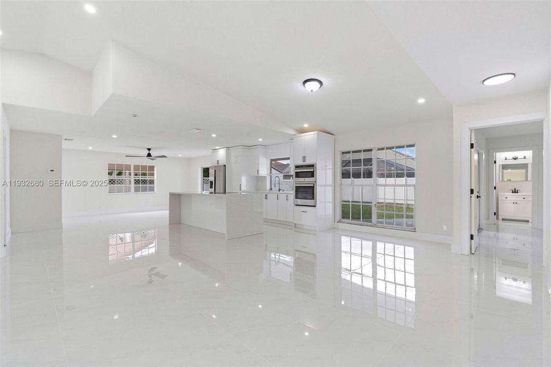 待售: $575,000 (3 贝兹, 2 浴室, 1786 平方英尺)