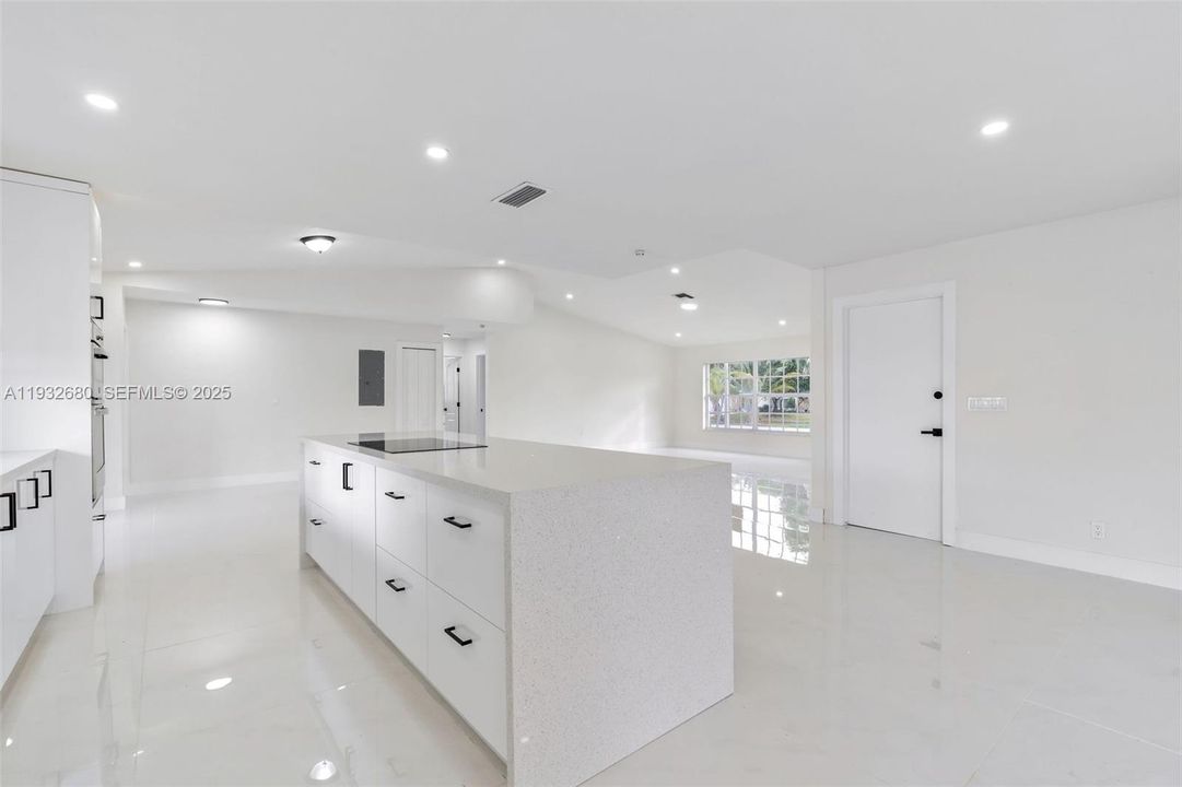 待售: $575,000 (3 贝兹, 2 浴室, 1786 平方英尺)