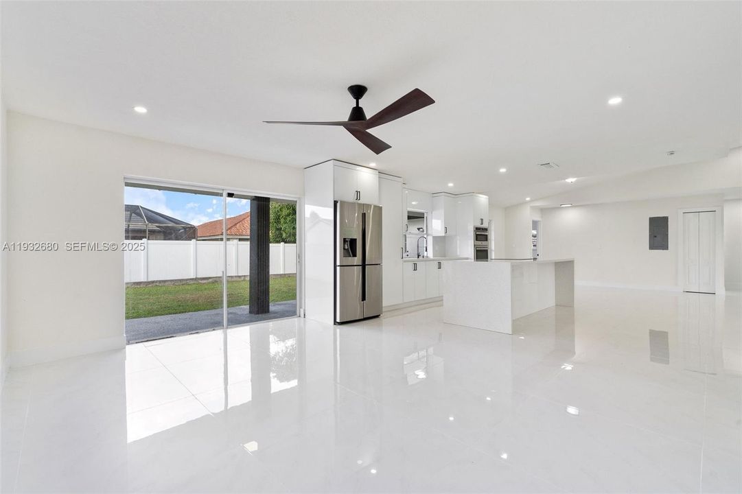 待售: $575,000 (3 贝兹, 2 浴室, 1786 平方英尺)