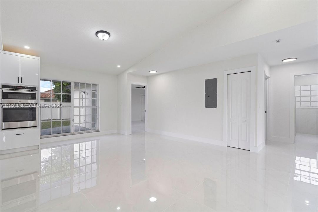 待售: $575,000 (3 贝兹, 2 浴室, 1786 平方英尺)