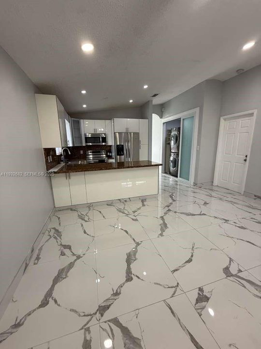 En Renta: $2,700 (2 camas, 1 baños, 1402 Pies cuadrados)