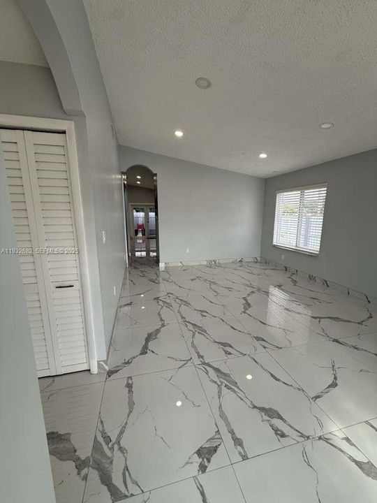 En Renta: $2,700 (2 camas, 1 baños, 1402 Pies cuadrados)