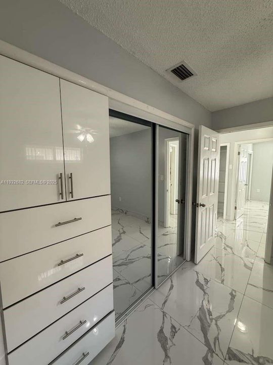 En Renta: $2,700 (2 camas, 1 baños, 1402 Pies cuadrados)