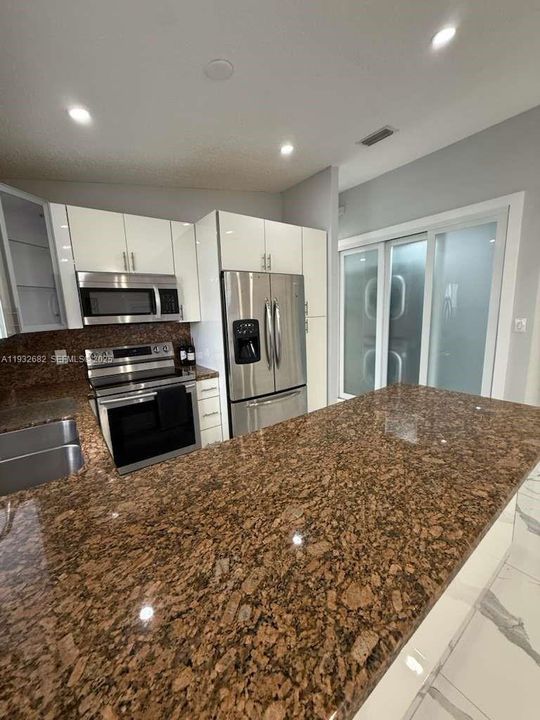 En Renta: $2,700 (2 camas, 1 baños, 1402 Pies cuadrados)