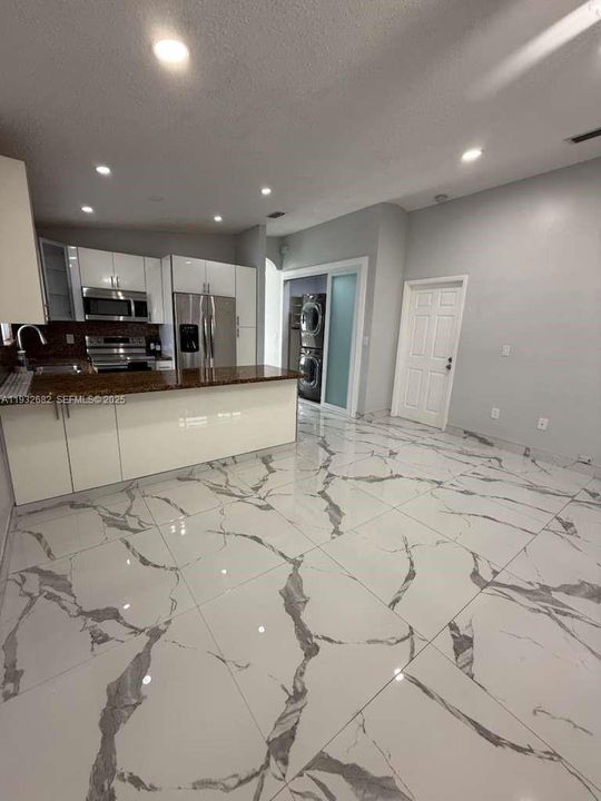 En Renta: $2,700 (2 camas, 1 baños, 1402 Pies cuadrados)