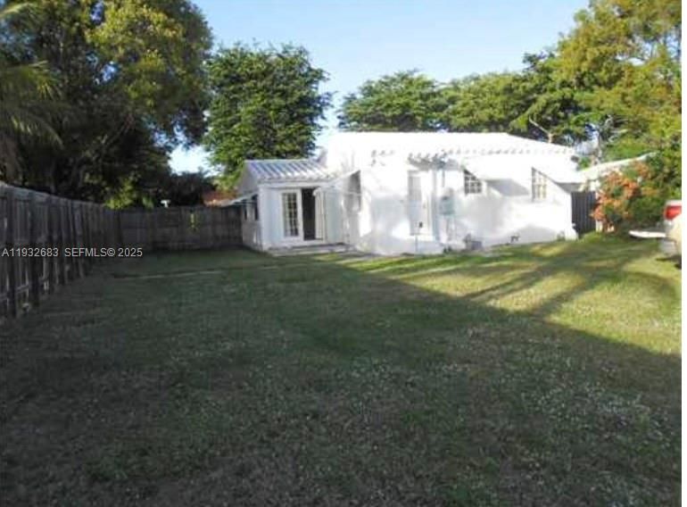 出租: $2,300 (2 贝兹, 1 浴室, 948 平方英尺)