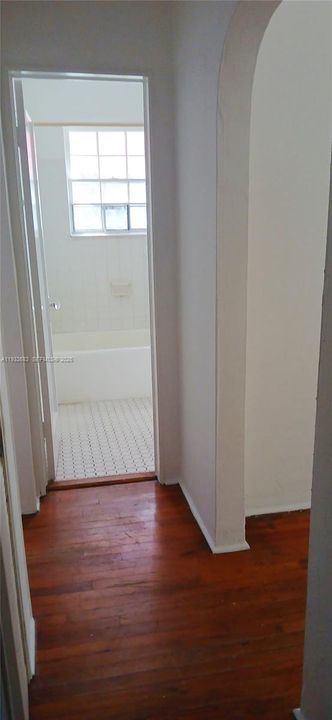 出租: $2,300 (2 贝兹, 1 浴室, 948 平方英尺)