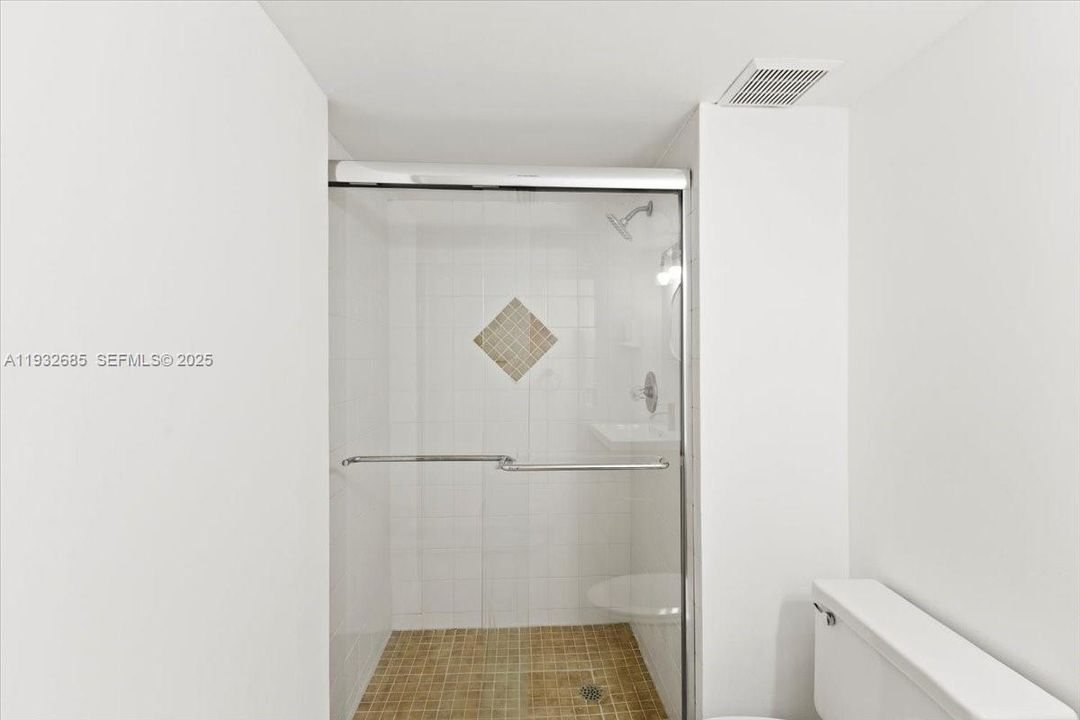 En Renta: $2,400 (2 camas, 2 baños, 1231 Pies cuadrados)