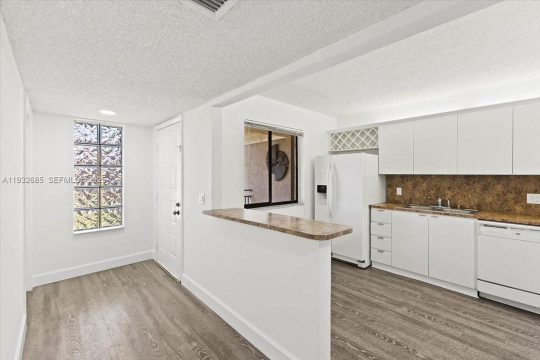 En Renta: $2,400 (2 camas, 2 baños, 1231 Pies cuadrados)