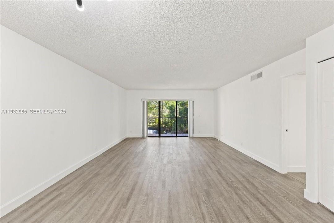 En Renta: $2,400 (2 camas, 2 baños, 1231 Pies cuadrados)