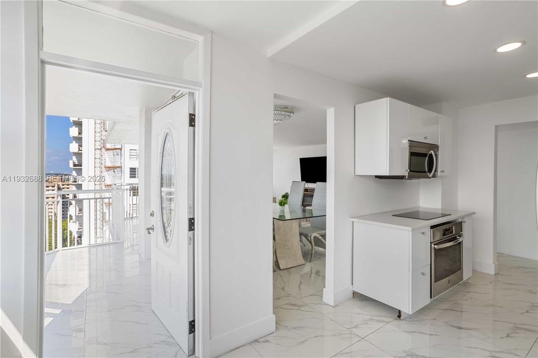 For Rent: $2,550 (2 beds, 2 baths, 1605 Square Feet)