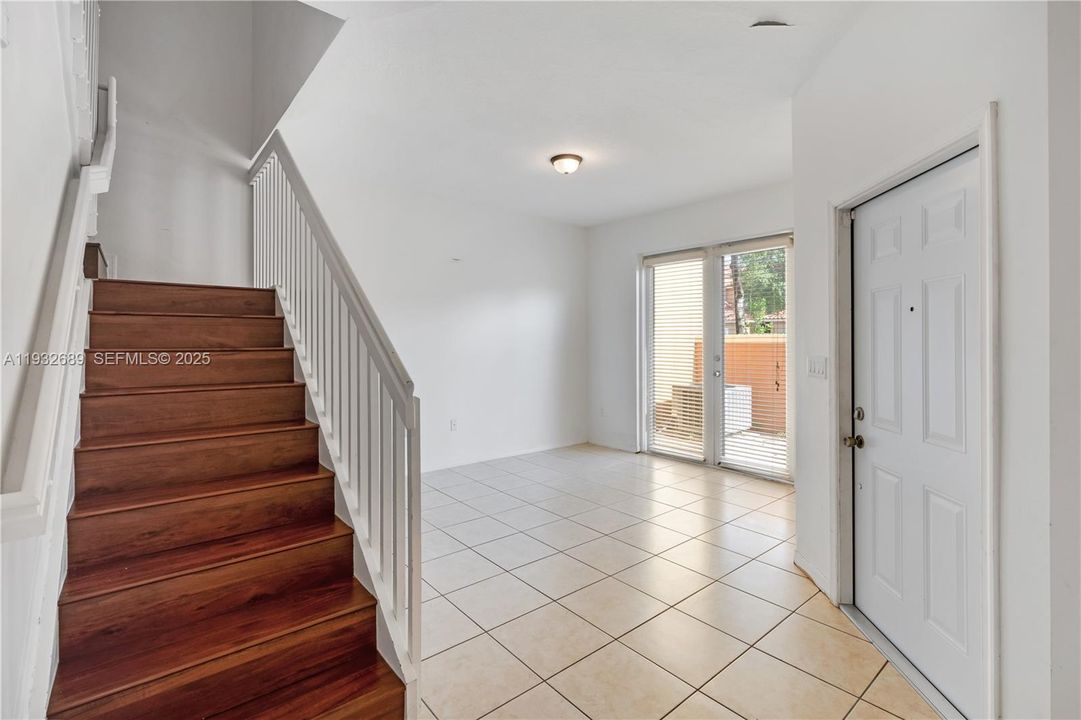 En Renta: $2,700 (3 camas, 2 baños, 1390 Pies cuadrados)