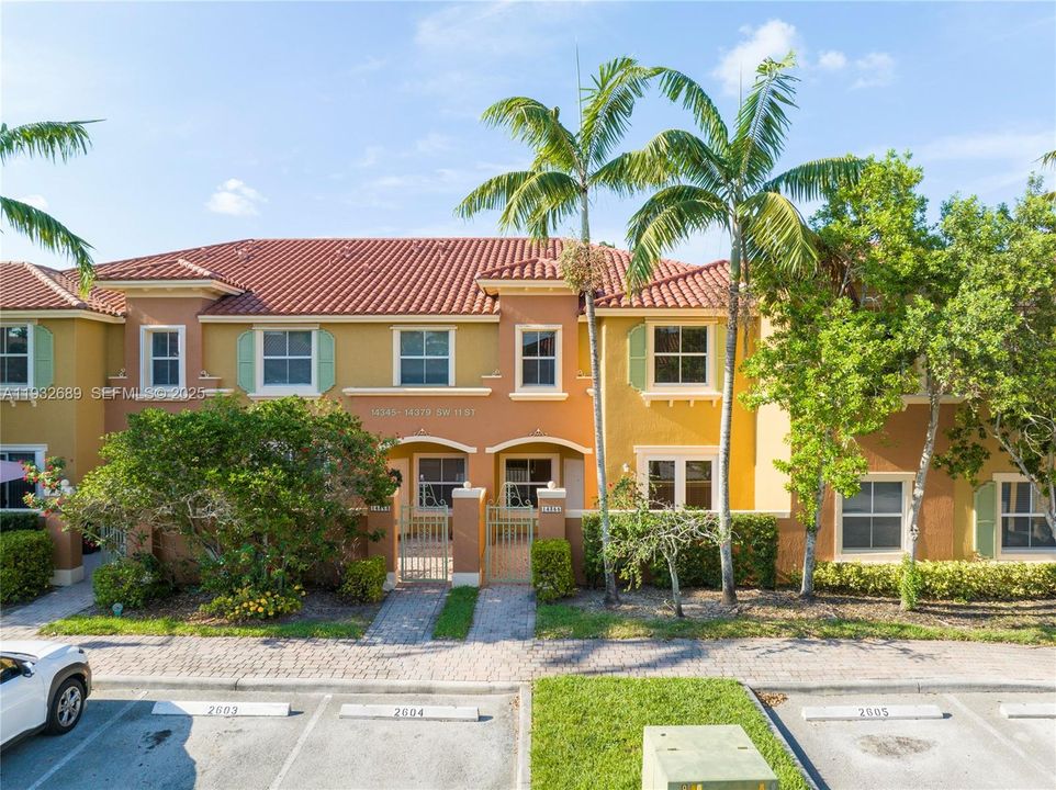 En Renta: $2,700 (3 camas, 2 baños, 1390 Pies cuadrados)