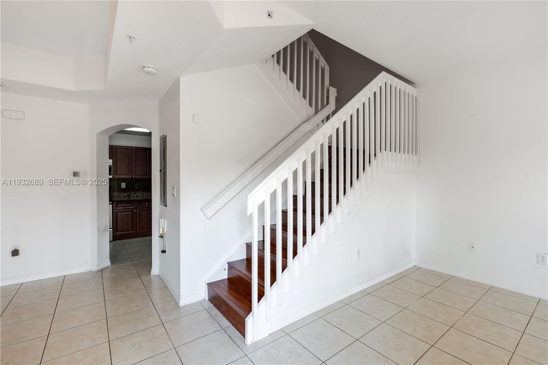 En Renta: $2,700 (3 camas, 2 baños, 1390 Pies cuadrados)