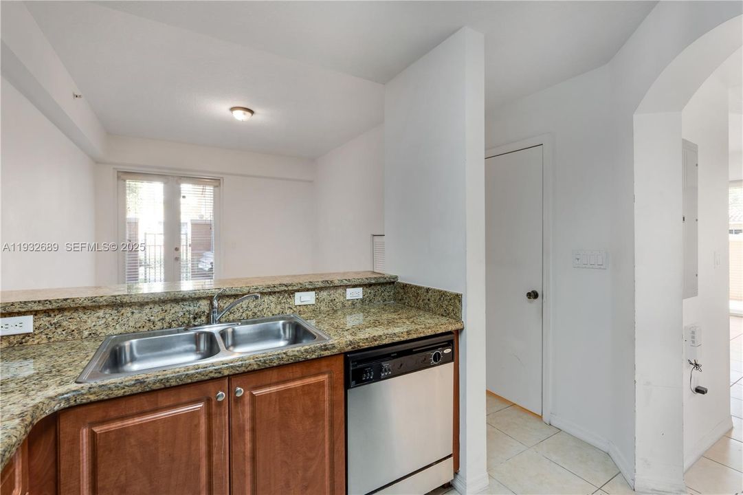 En Renta: $2,700 (3 camas, 2 baños, 1390 Pies cuadrados)