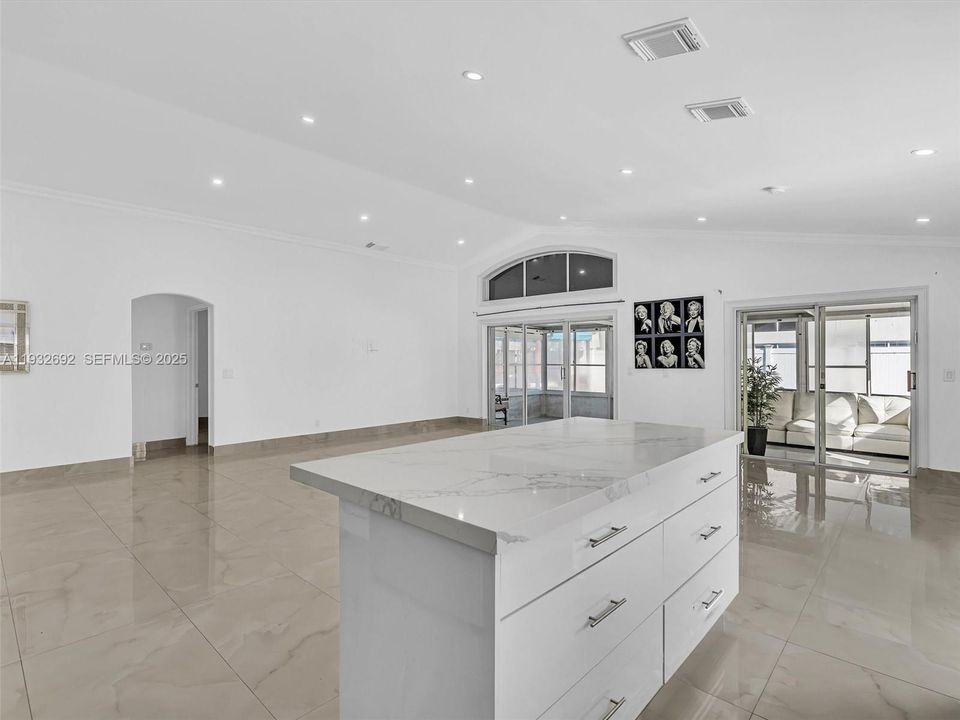 待售: $880,000 (3 贝兹, 2 浴室, 1648 平方英尺)