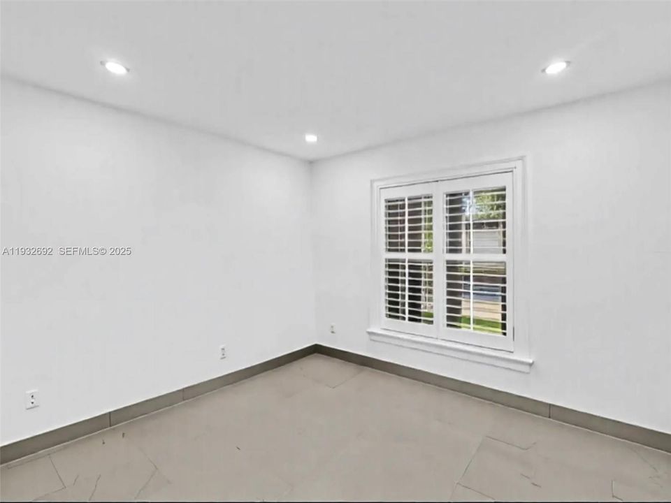 待售: $880,000 (3 贝兹, 2 浴室, 1648 平方英尺)