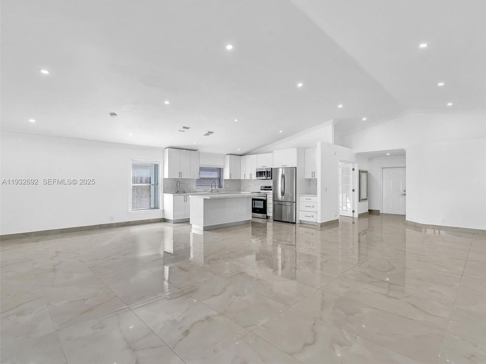 待售: $880,000 (3 贝兹, 2 浴室, 1648 平方英尺)