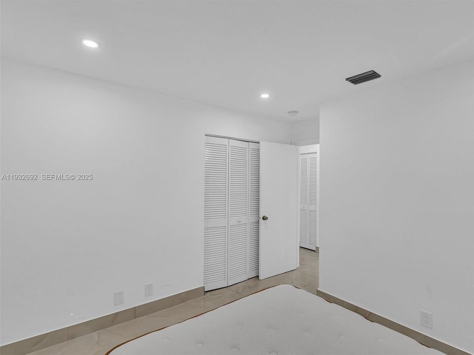 待售: $880,000 (3 贝兹, 2 浴室, 1648 平方英尺)