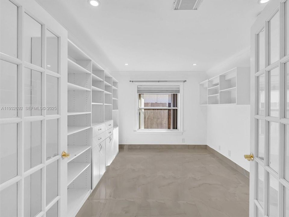 待售: $880,000 (3 贝兹, 2 浴室, 1648 平方英尺)