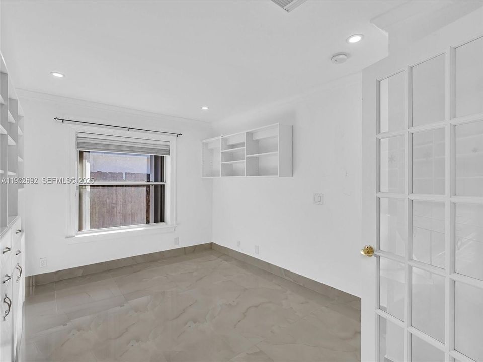 待售: $880,000 (3 贝兹, 2 浴室, 1648 平方英尺)