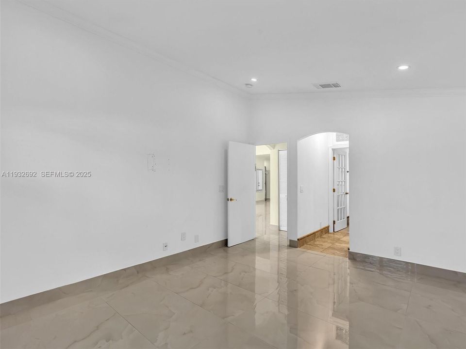 待售: $880,000 (3 贝兹, 2 浴室, 1648 平方英尺)