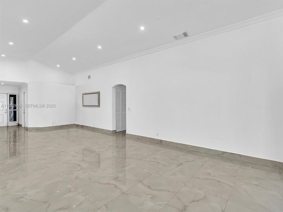 待售: $880,000 (3 贝兹, 2 浴室, 1648 平方英尺)