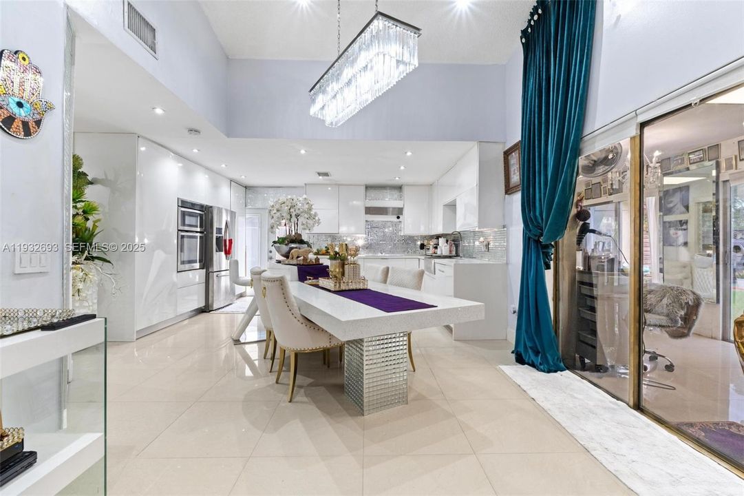 For Sale: $600,000 (3 beds, 3 baths, 1383 Square Feet)